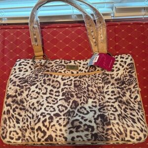 Gigi Hill Tote with callouts!